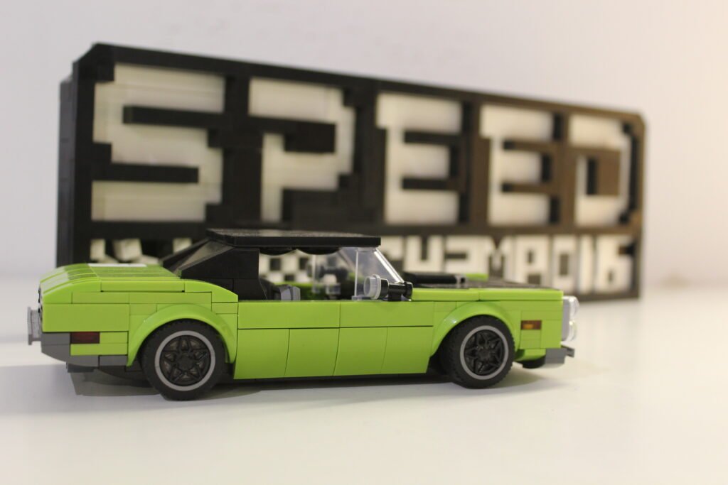LEGO Pontiac GTO — Speed Champions schaal zijaanzicht